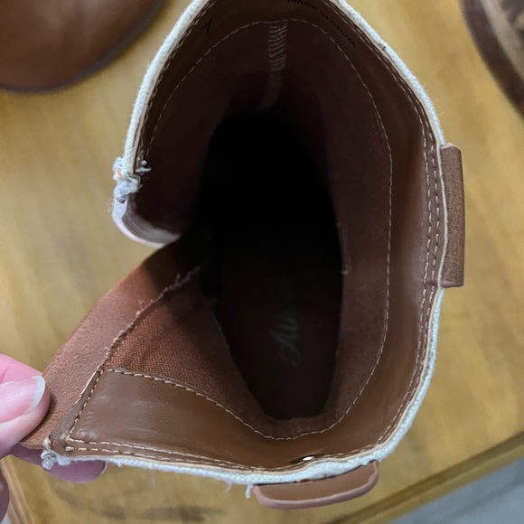 Boots-4 inch stacked heel. Tan and cream leather and fabric with gold details. - Picture 7 of 10